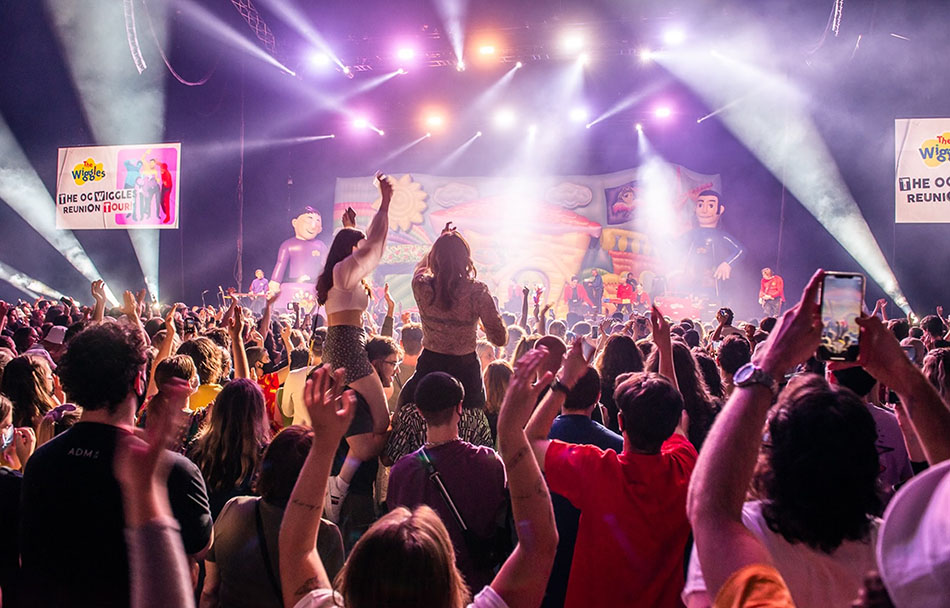 A big crowd is watching the Wiggles on Tour event at RAC Arena